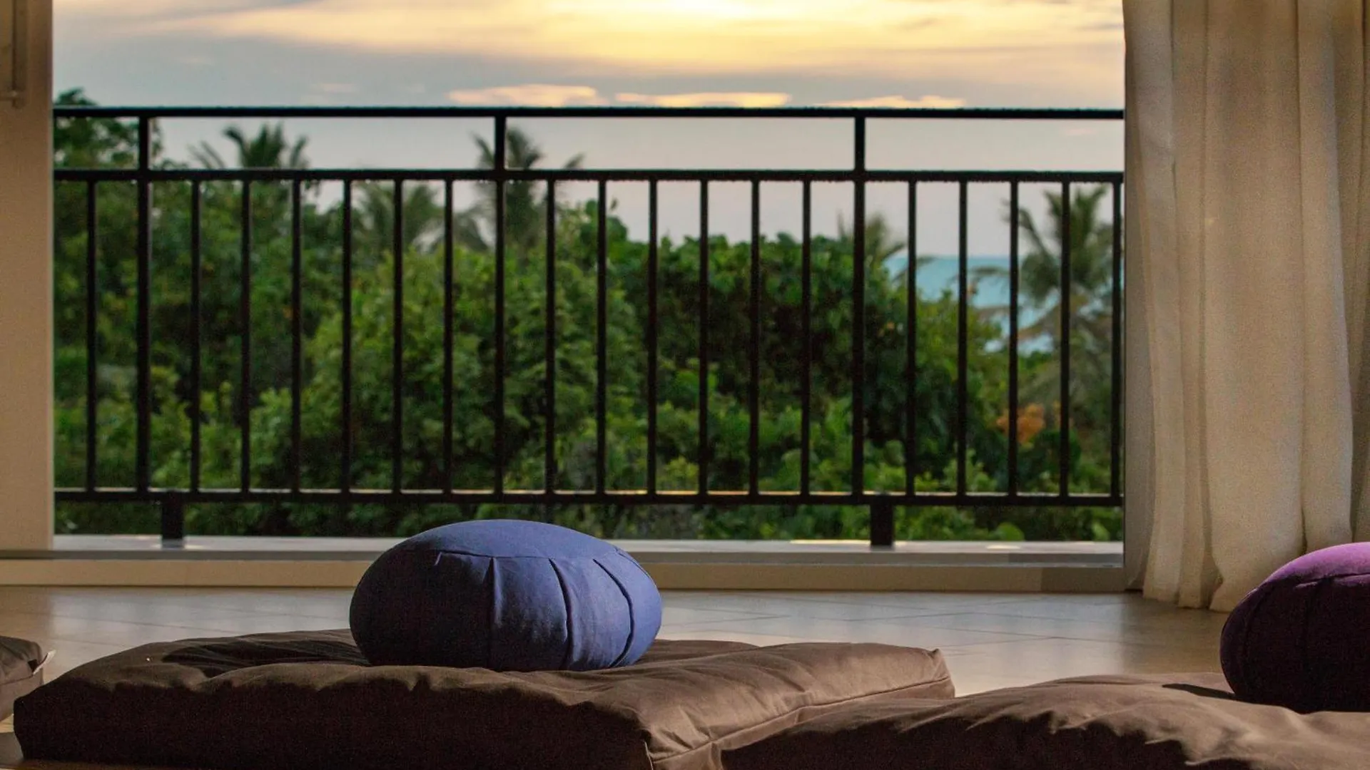 Esencia Premiere Plus Long Bay Villa
